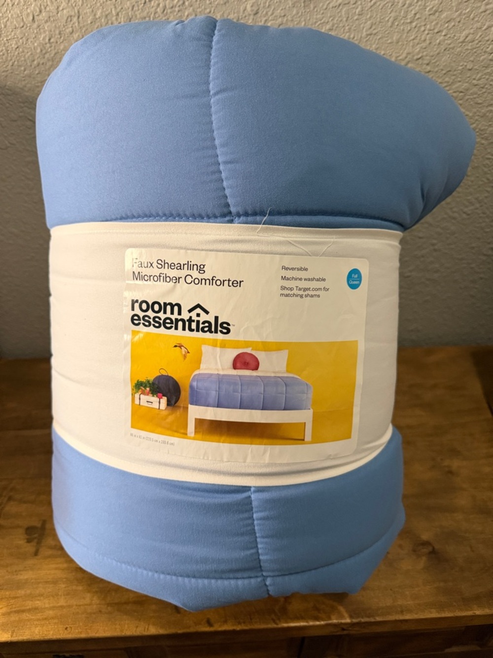 Room Essentials Sky Blue Faux Shearling Comforter full/queen NEW - Picture 2 of 7